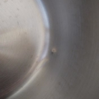 Karaca Servisi 6 Litre Düdüklü Tencereyi Hasarlı Gönderdi, Suçu Müşteriye Atıyor