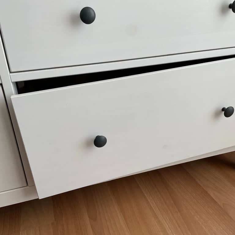 Yanlış Parça Ve Tekrarlanan Hatalı Çözümler Nedeniyle Hemnes Şifonyerimin Tam Değişimini Talep Ediyorum