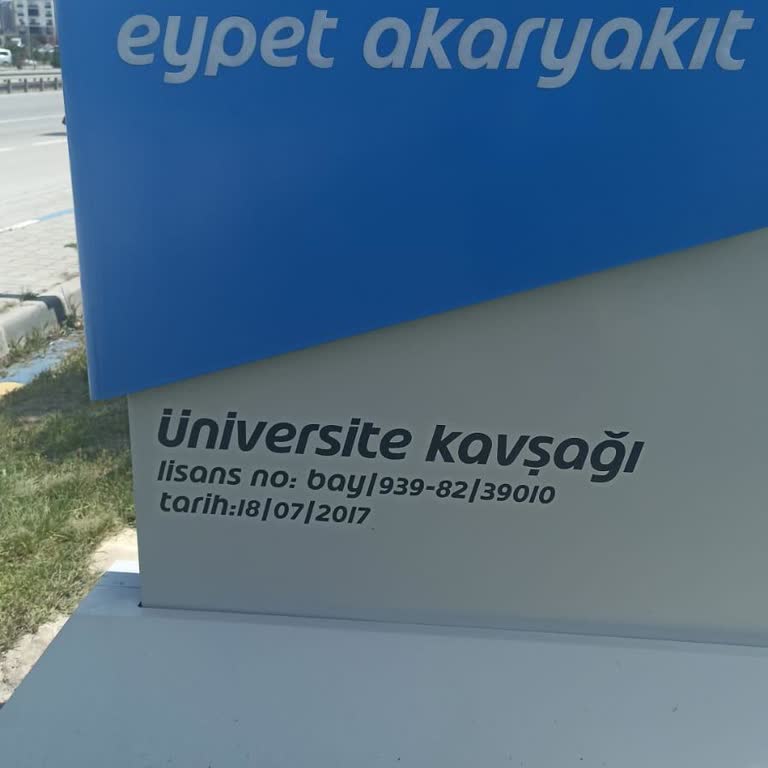 Opette Yanıltıcı Temizlik Var İşareti Ve Sahte WC Kapanışı