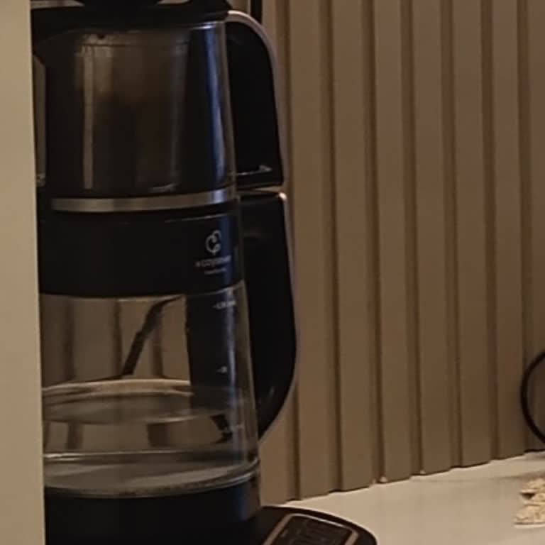 Arızalı Motor Ve Su Sızıntısı Nedeniyle Karaca Çaysever Robot Çaycısının Değişim Talebi