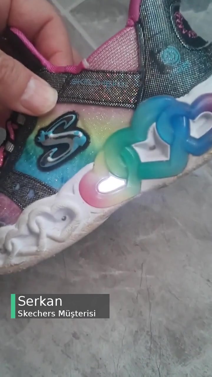 Skechers Işıklı Ayakkabı 2 Haftada Bozuldu! videonun kapak resmi
