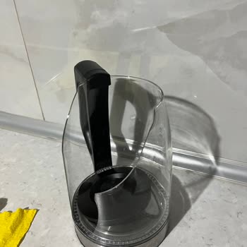 Cam Kettle Kapağının Aniden Kırılması Ve Ciddi Kesik