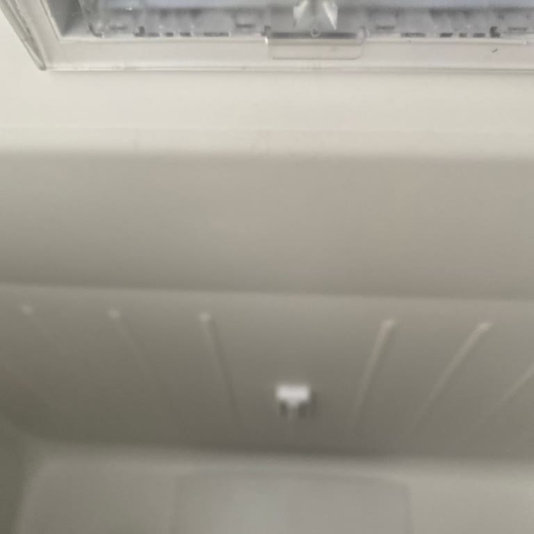 Bosch Buzdolabının İç Aydınlatması Patlıyor, Onarım Ücreti Kabul Edilemez