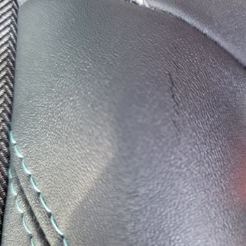 Sol Ön Koltukta Tekrarlayan Deri Çatlaması Kullanıcı Hatası Olarak Değerlendirildi