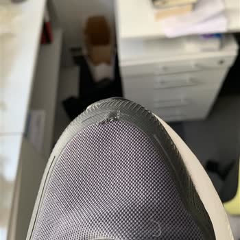 Adidas Runfalcon 5 Ayakkabısının Sol Burun Kısmındaki Kumaş Yırtılması Ve Değişim Talebi