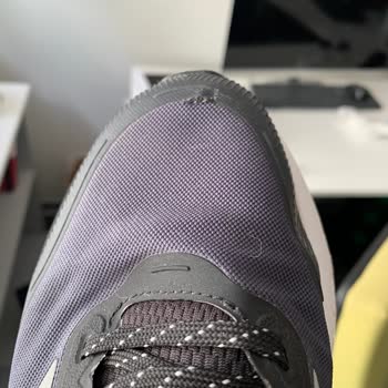 Adidas Runfalcon 5 Ayakkabısının Sol Burun Kısmındaki Kumaş Yırtılması Ve Değişim Talebi