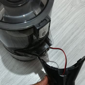 Garanti Kapsamındaki Arnica Solara Şarjlı Süpürge Sapı Koptuğu İçin Ücret Talebi Reddi