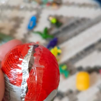 Açılmış Ve Yeniden Bantlanmış Kinder Sürpriz Yumurtalarının Satışı Hijyen Ve Güvenlik İhlali