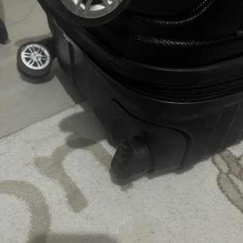 Personelin Dikkatsizliği Sonucu Bavul Hasarı Ve Yetersiz Tazminat