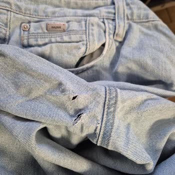 Ağı Bölgesinde Kısa Sürede Aşınan Jean Pantolon İçin Değişim Talebi