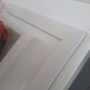Elektrolux Buzdolabının Yüksek Gürültüsü Ve Kapak Sararması Şikayetim