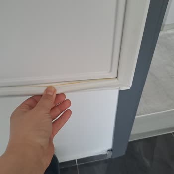 Elektrolux Buzdolabının Yüksek Gürültüsü Ve Kapak Sararması Şikayetim
