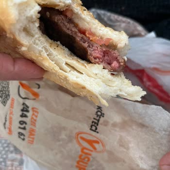 Köfteci Yusuf'ta Kanlı Köfte Ekmek, Sağlık Tehlikesi