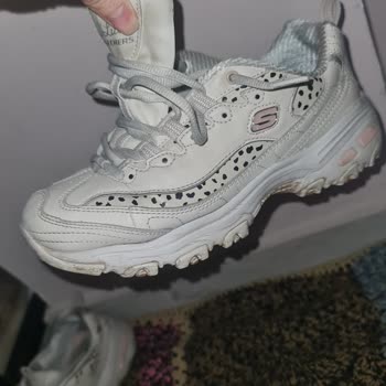 Skechers Dlites Wildcats Kadın Spor Ayakkabısında Erken Yırtılma Ve Delinme