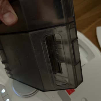 Garanti Servisinde Ana Fırça Kapağı Yanlış Onarımı Ve Çöp Haznesi Kapağı Eksikliği