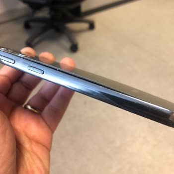 Samsung Telefon Şarjı Aniden Kesilen Ve Şişen Pil, S23'te Ciddi Güvenlik Sorunu