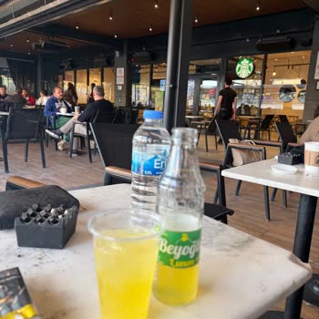 Starbucks Şubesinde Tek Kullanımlık Plastik Bardakla Sunulan Limonlu Gazlı İçecek İçin Şikayet