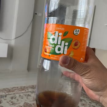 Şişenin Dipinde Tortu Ve Atık Parçaları Tespit Edildi