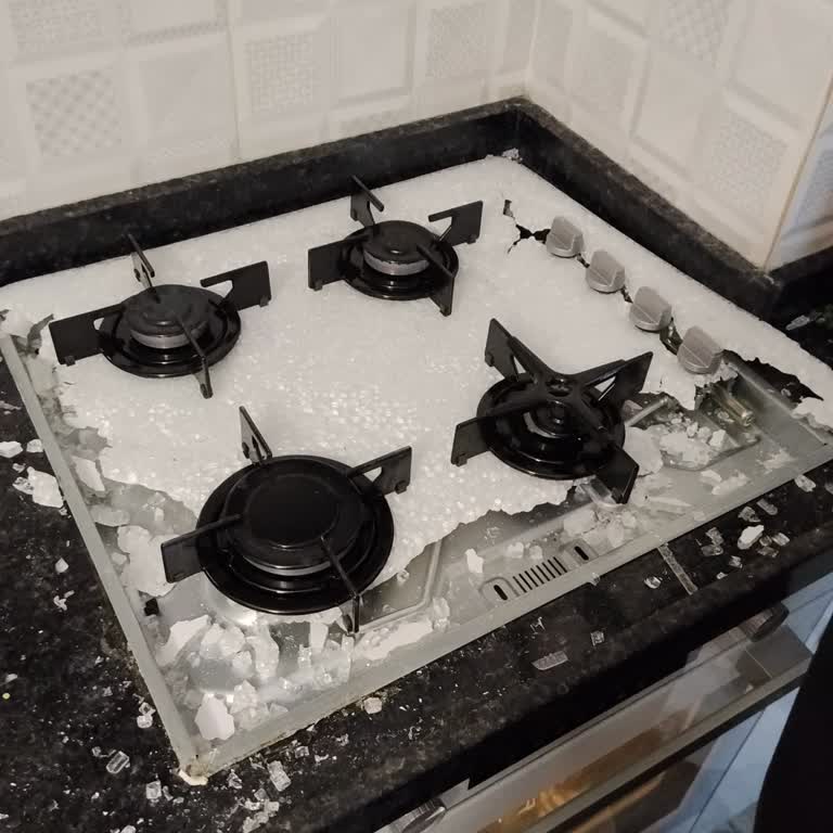 Arçelik Set Üstü Ocakta Cam Patlaması Ve Servis Gecikmesi Üzerine Ücretsiz Değişim Talebi