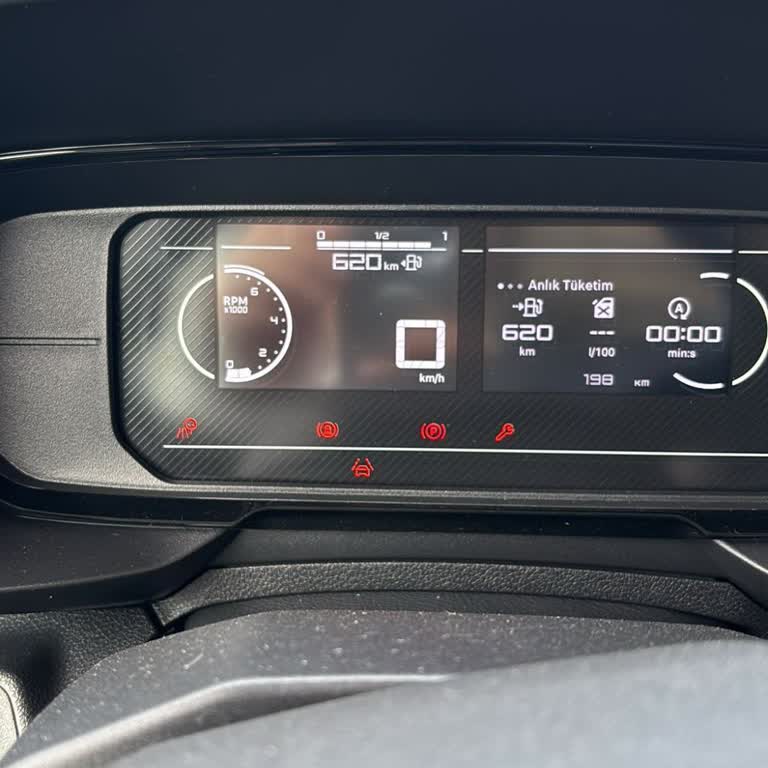 Yeni Araçta Şerit Takip Ve Çarpma Önleyici Uyarıları Çıkıyor, Servis Çözüm Sunamıyor