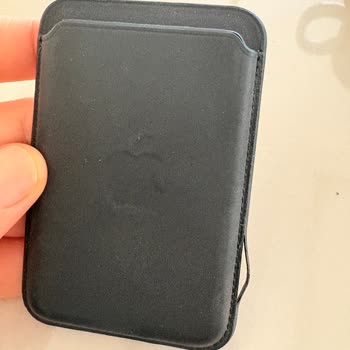Apple Finewoven Wallet Yapışkan Sorunu Ve Garanti Dışı Reddi