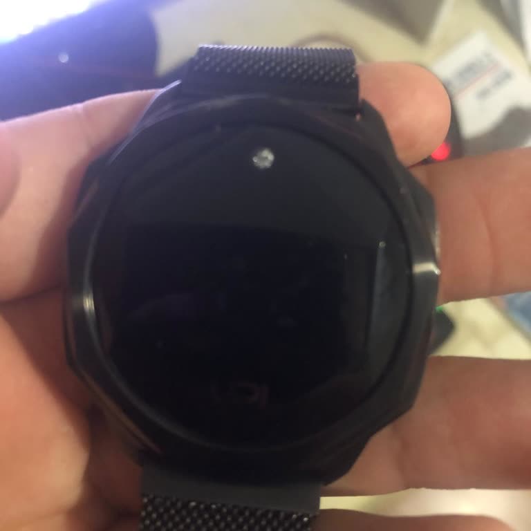 Ekranı Sönük Ve Dokunmatik Çalışmayan Saat İçin Satıcı Ve Hepsiburada’ya Şikayet