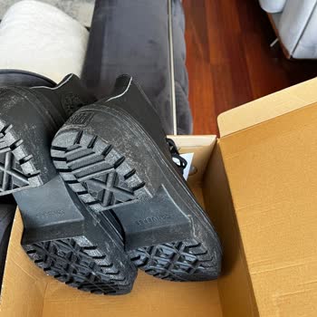 Intersport'tan Gelen Kullanılmış Converse Bot Şikayeti