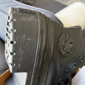 Intersport'tan Gelen Kullanılmış Converse Bot Şikayeti