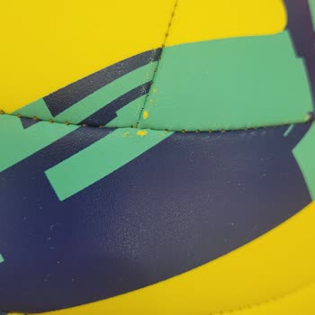 Markantalya Decathlon’da Voleybol Topum Ayıplı, Renkler Sökülüyor Ve Yırtıldı