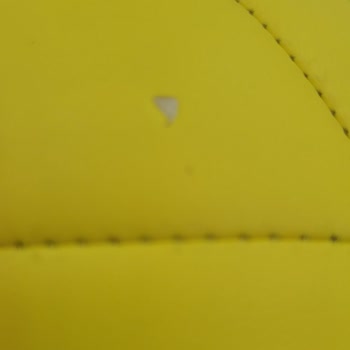 Markantalya Decathlon’da Voleybol Topum Ayıplı, Renkler Sökülüyor Ve Yırtıldı