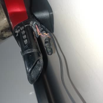 Philips'te Tek Ücretsiz Parça Değişimi Yetersiz, Garanti Sürecinde 1500 TL Ücret Talebi