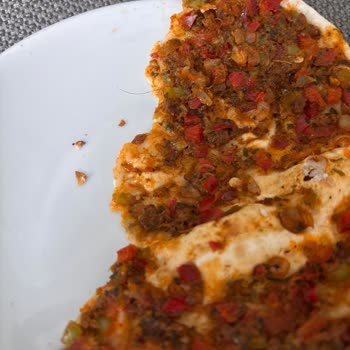 Lahmacun İçinde Kıl Bulunması Ve Hijyen Şikayeti