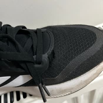 Adidas Ayakkabısının Kısa Sürede Patlaması Ve Mağazanın Çözüm Sunmaması