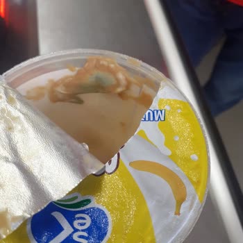 BİM Markette Çocuk İçin Alınan Sütlü İçecekte Küf Ve Sağlık Riski