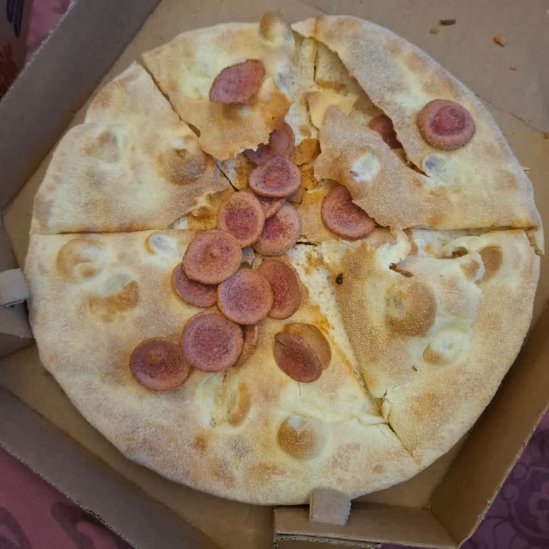 Et Sever Pizza’da Malzeme Eksikliği Ve Kalitesiz Sunum