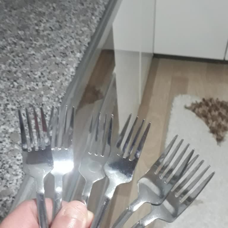 Yanlış Ürün Gönderildi: 12’li Tatlı Çatal Seti Yerine 6’li Alındı