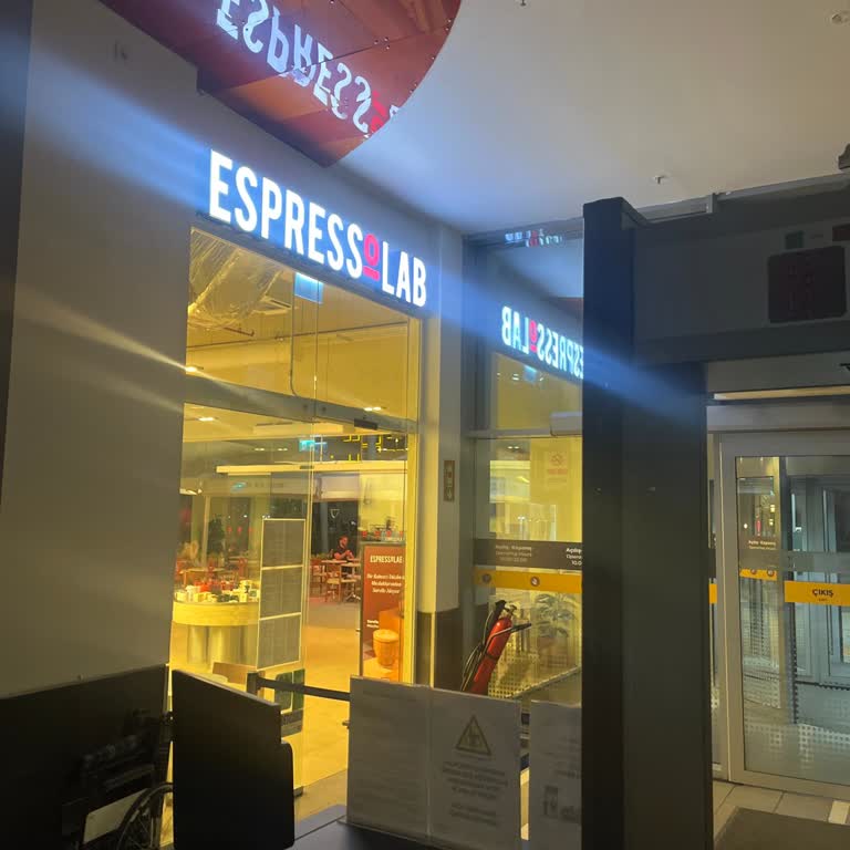 Manisa Magnesia AVM Espressolab’ta Yöneticinin Saygısız Ve Aşağılayıcı Davranışı
