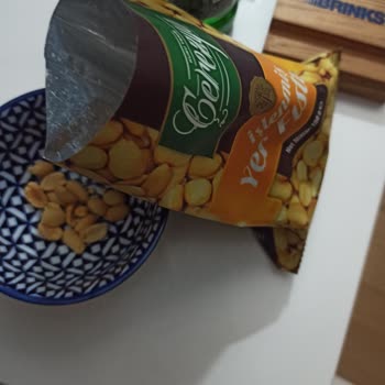 Yer Fıstığının İçinde Uzun Bir İp Çıktı: Hijyen Ve Güvenlik Endişesi