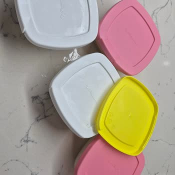 Plastik Kapaklar Bir Ay İçinde Çatlayıp Kırılıyor