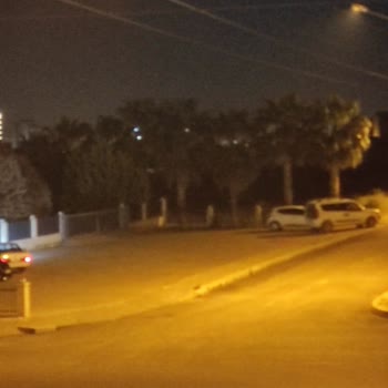 Mezitli Kampüs Otoparkında Alkol İçen Yabancıların Güvenlik Sorunu Ve Yönetimin Sessizliği