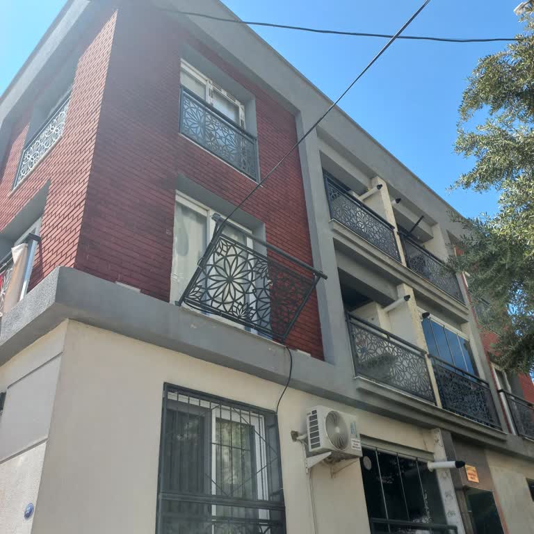 Türk Telekomun İzinsiz Kablo Bağlantısı Nedeniyle Balkon Hasarı Ve Acil Güvenlik Riski