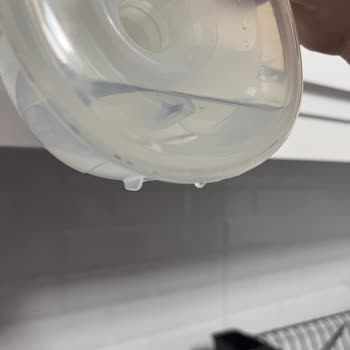 Lansinoh Çiftli El Serbest Göğüs Pompasında Göğüs Yastığı Sızıntısı Ve Değişim Talebi