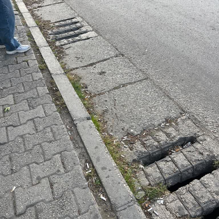 Yeşilevler 7 Hattı Şoförlerinin Duraklarda Durmaması Yolcuları Mağdur Ediyor