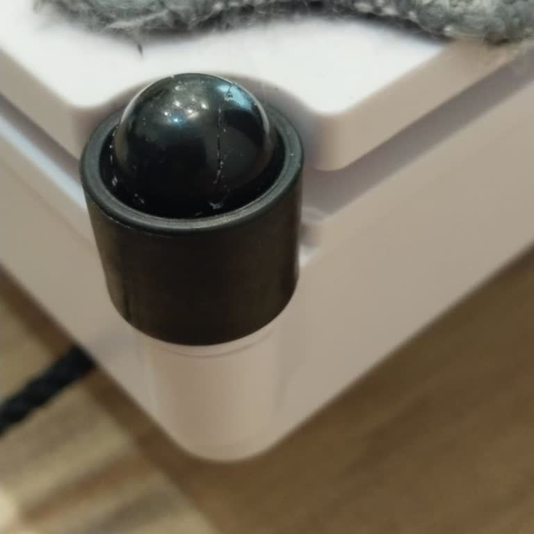 Havit HCR105 Cam Temizleme Robotu Düşerek Sensör Kırıldı, Satıcı 2500 TL’ye Parçayı Yapıştırdı