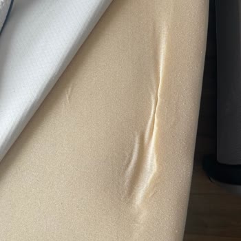 Garanti Süresindeki Yatağın Süngeri Hızla Parçalandı, Ücretsiz Onarım Talebi