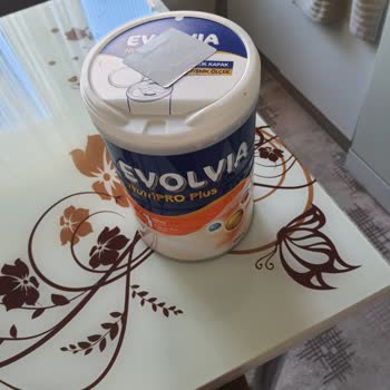 Bebekte Şiddetli Kusma Ve Kabızlığa Yol Açan Evolvia Nutripro 1 Mama
