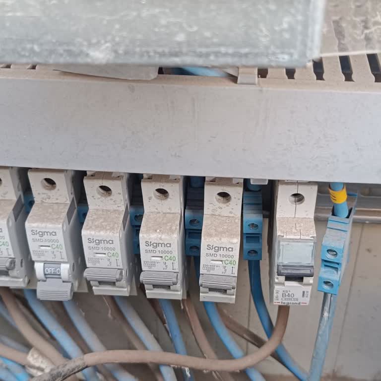 Sigorta Sürekli Atıyor Ve Elektrik Kesintileri: Dicle Elektrik'ten Acil Destek Talebi