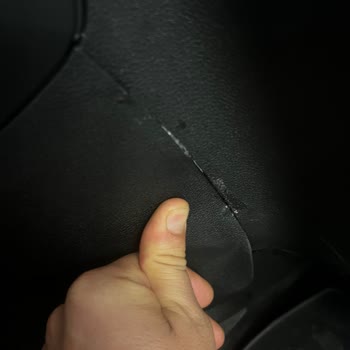 Yetkili Servisin Aracımda Zarar Görmüş Torpido Ve Ücretsiz Değişim Talebi