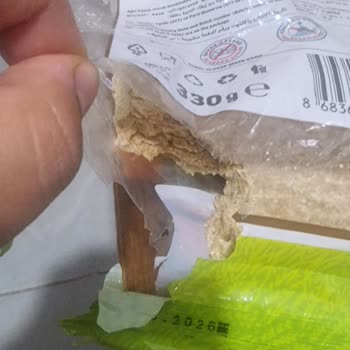 Fare Çiğnemiş Ekmek Ve Hijyen İhlali