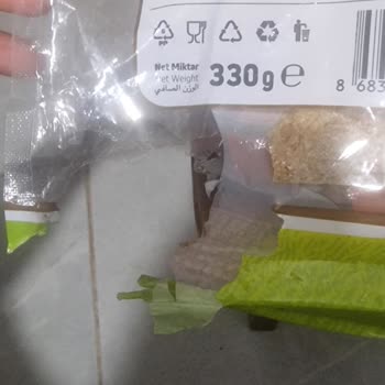 Fare Çiğnemiş Ekmek Ve Hijyen İhlali